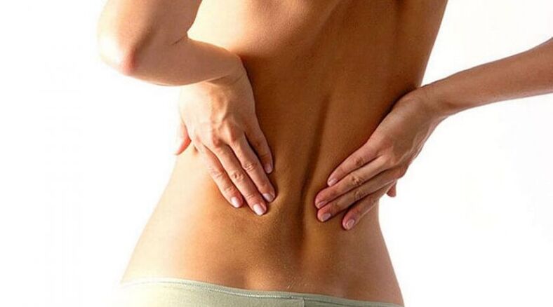 Osteocondrosis de la columna, cuyo signo es el dolor de espalda. 